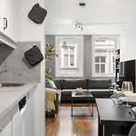 Family Friendly 3br - Quiet Area - Behind Bryggen Апартаменты Берген