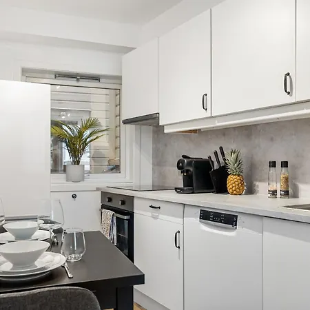 Family Friendly 3br - Quiet Area - Behind Bryggen Apartment